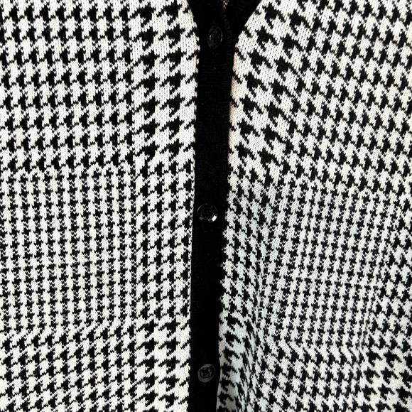 Torrid Houndstooth Print Cardigan - Picture 3 of 6